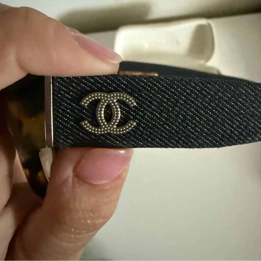 Chanel Tortoiseshell Cat Eye Sunglasses Tweed Arms Gold CC Logo Italy - Picture 6 of 12